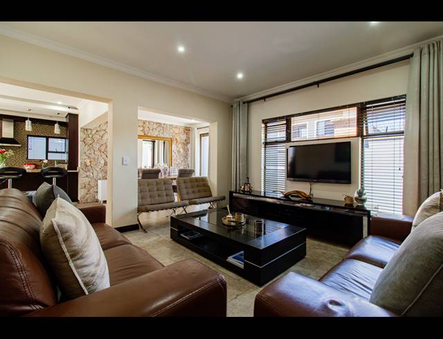 3 BEDROOM TOWNHOUSE FOR SALE IN BASSONIA